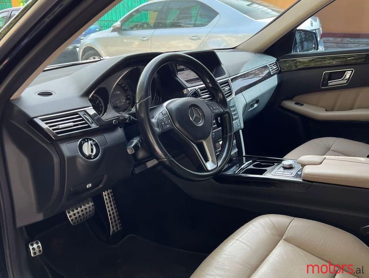 2010' Mercedes-Benz 350 photo #6