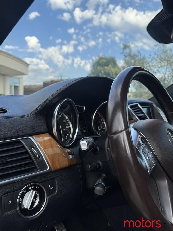 2012' Mercedes-Benz ML 350 photo #2