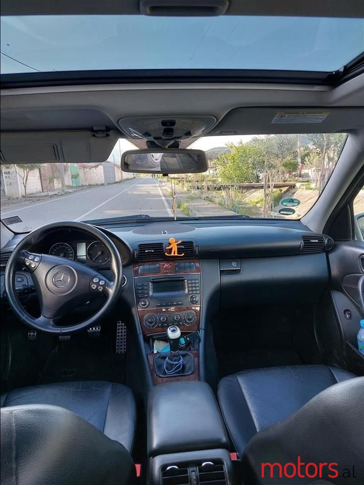 2005' Mercedes-Benz 220 photo #2