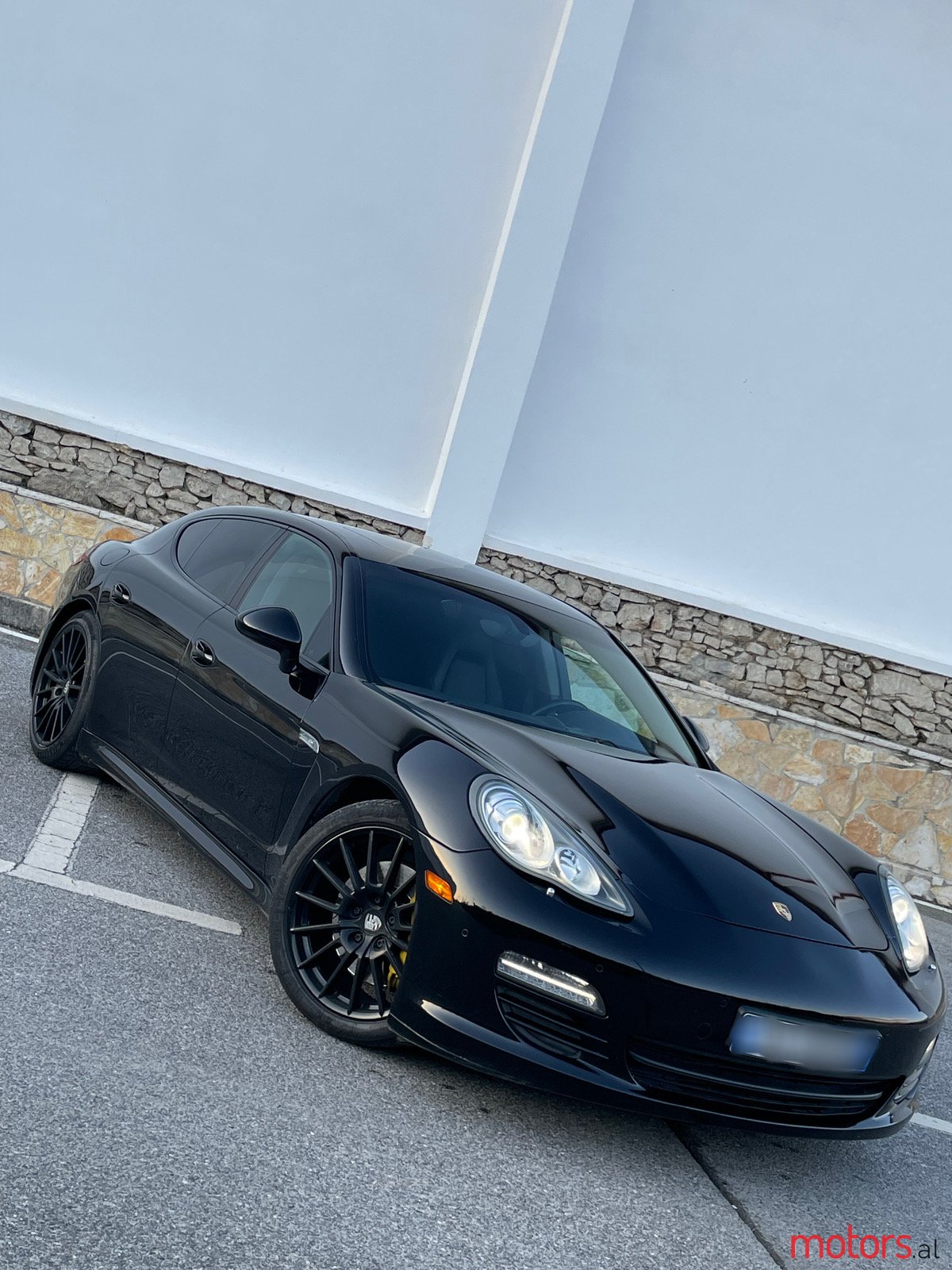 2011' Porsche Panamera photo #2