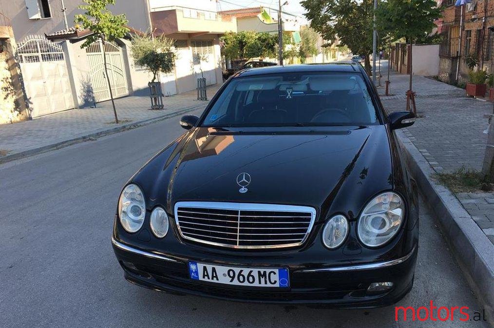 2004' Mercedes-Benz E 270 photo #2