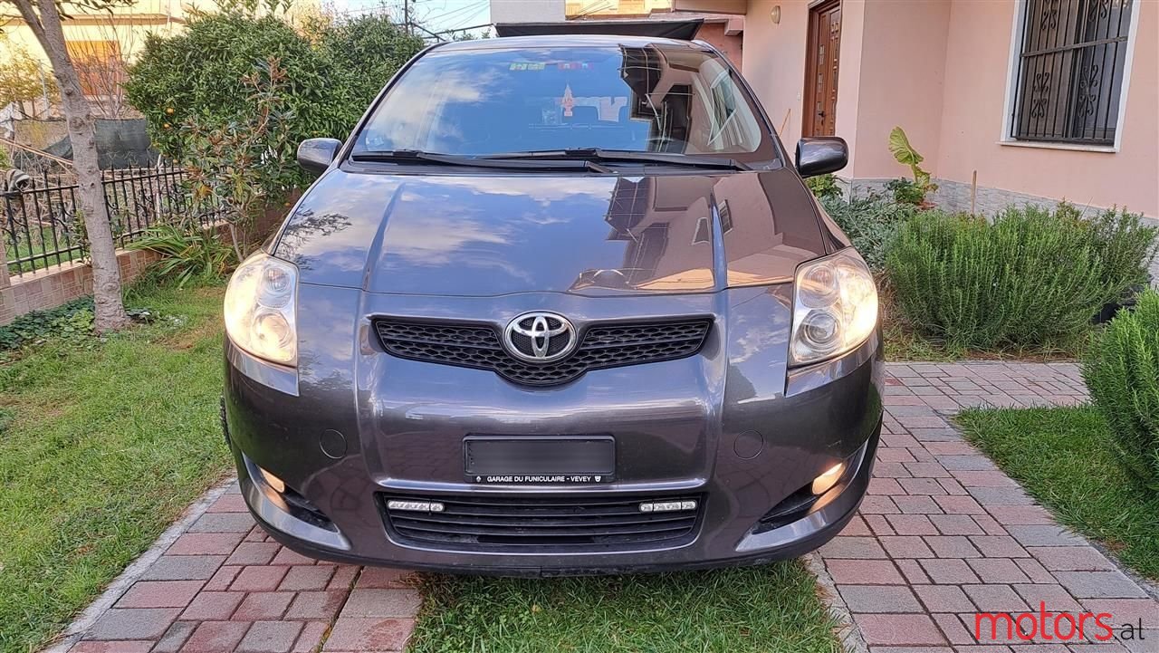 2009' Toyota Auris photo #2