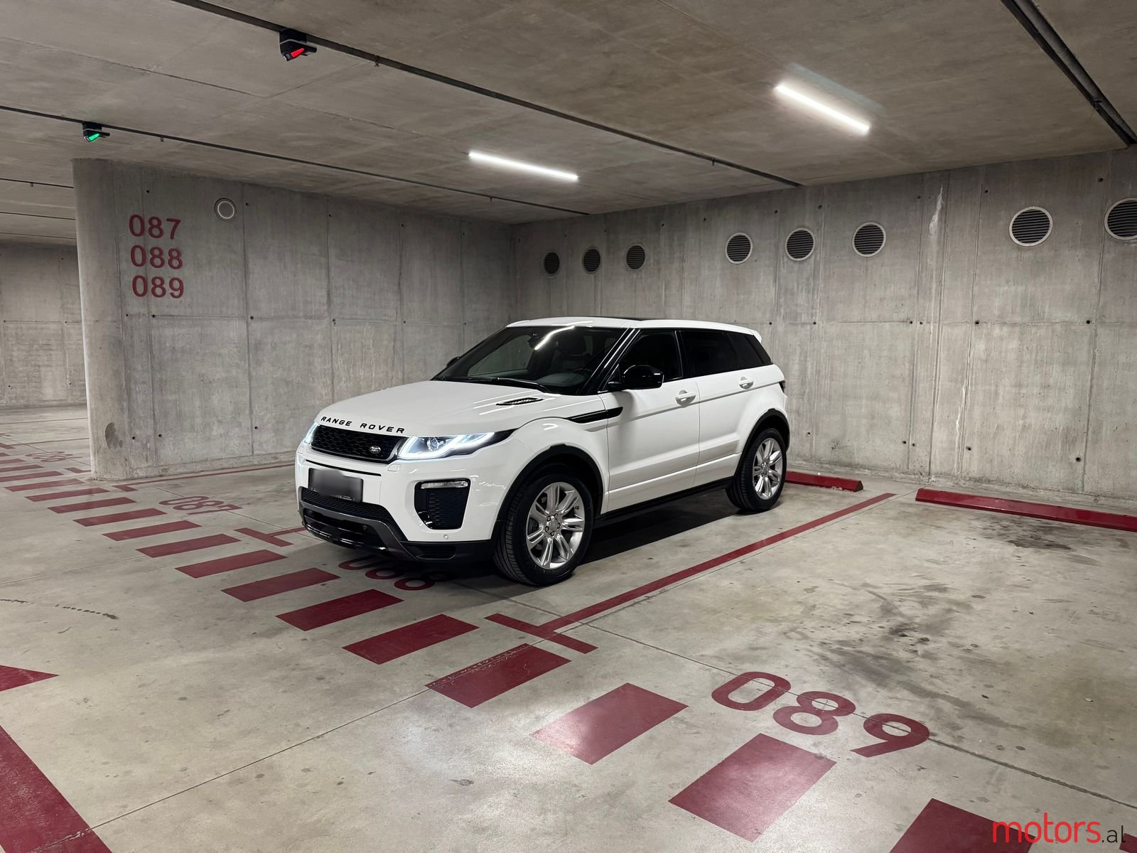 2016' Land Rover Range Rover Evoque photo #1