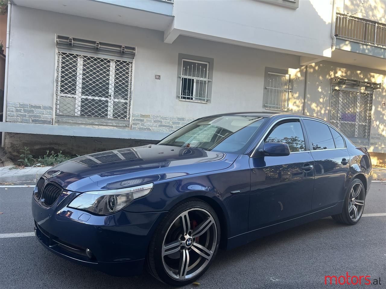 2005' BMW 520 photo #1