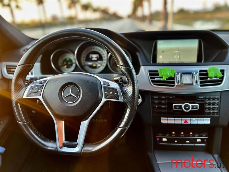 2015' Mercedes-Benz E 220 photo #4