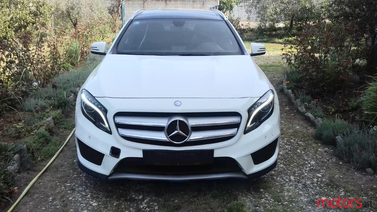 2014' Mercedes-Benz GLA 220 photo #1