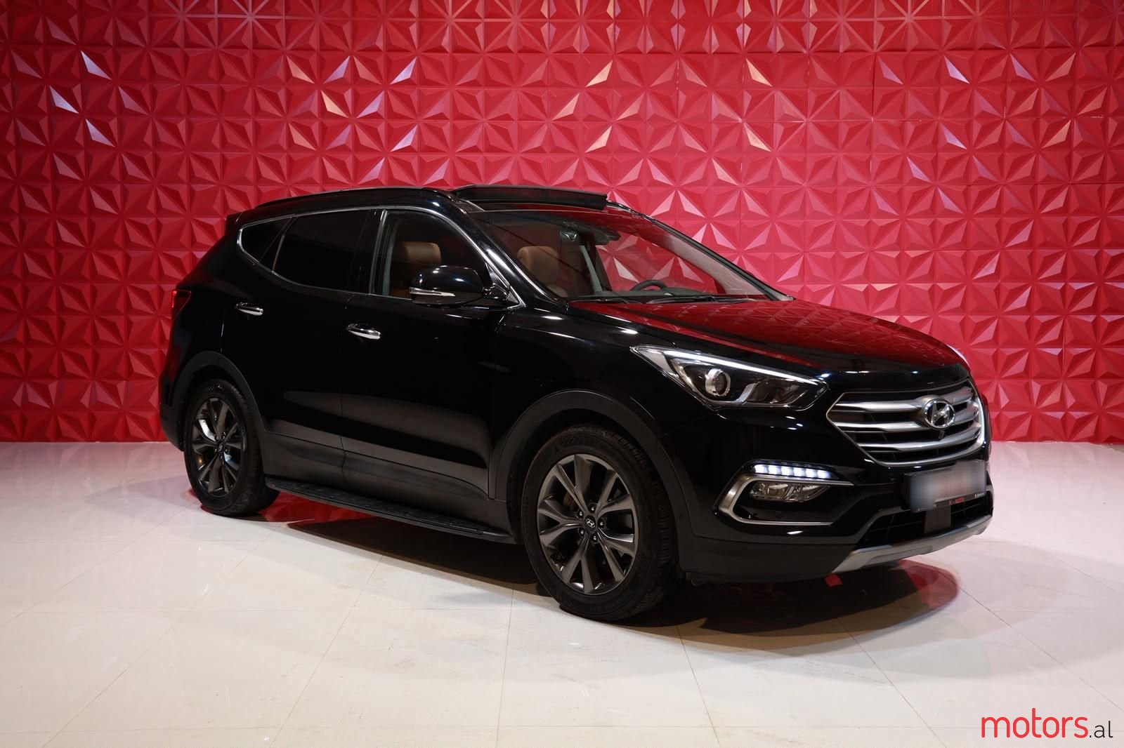 2017' Hyundai Santa Fe photo #2