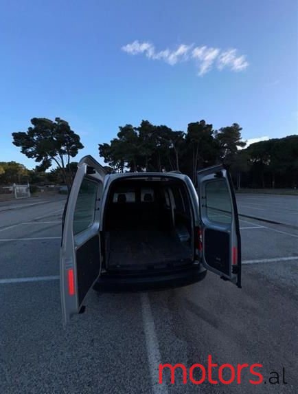 2011' Volkswagen Caddy photo #4