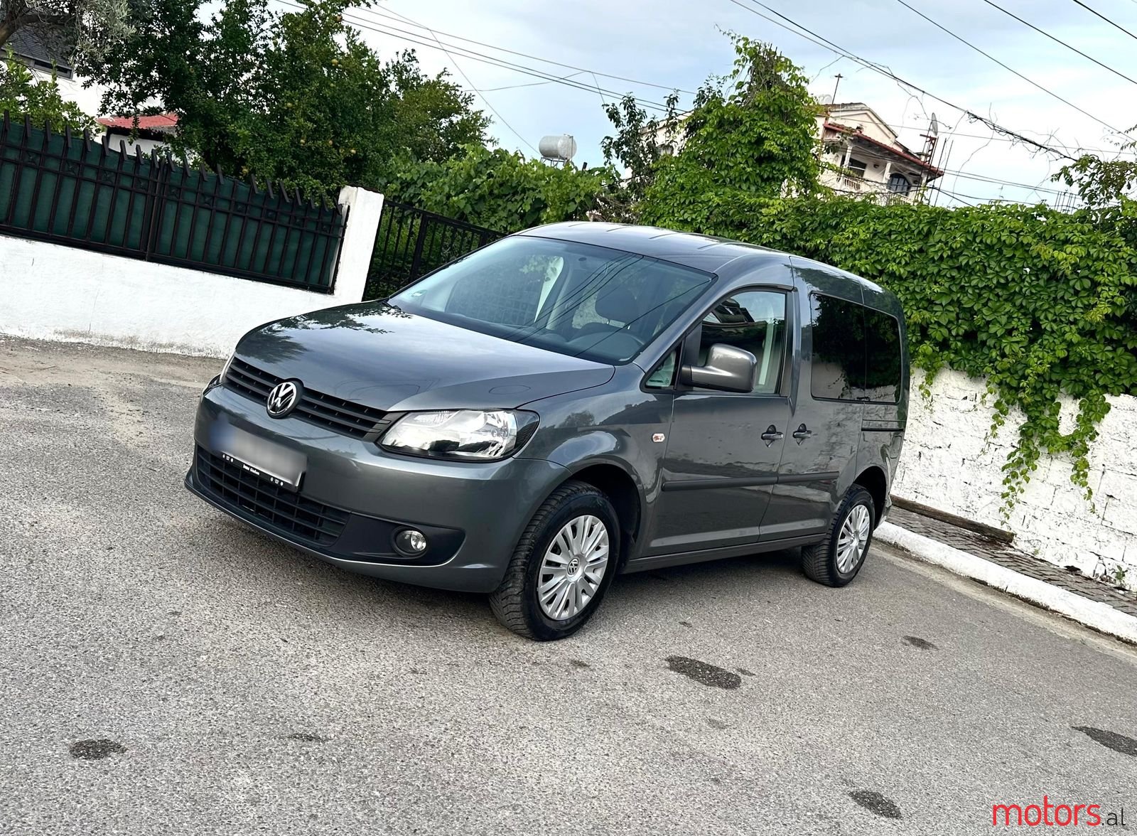 2011' Volkswagen Caddy photo #5
