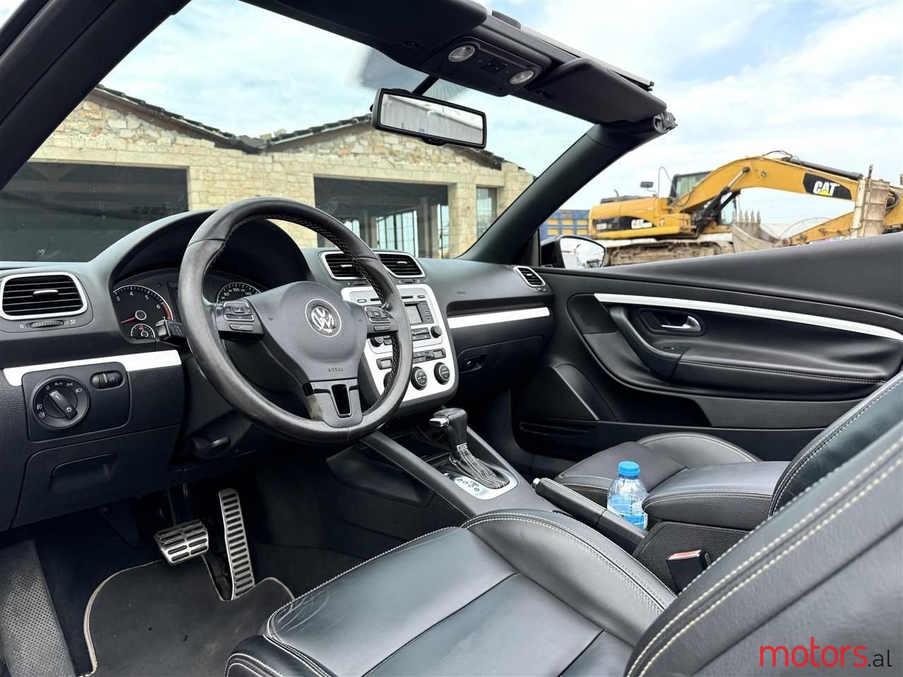 2010' Volkswagen Eos photo #2