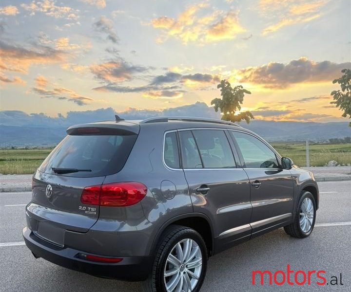 2013' Volkswagen Tiguan photo #2