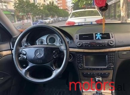 2007' Mercedes-Benz 220 photo #1