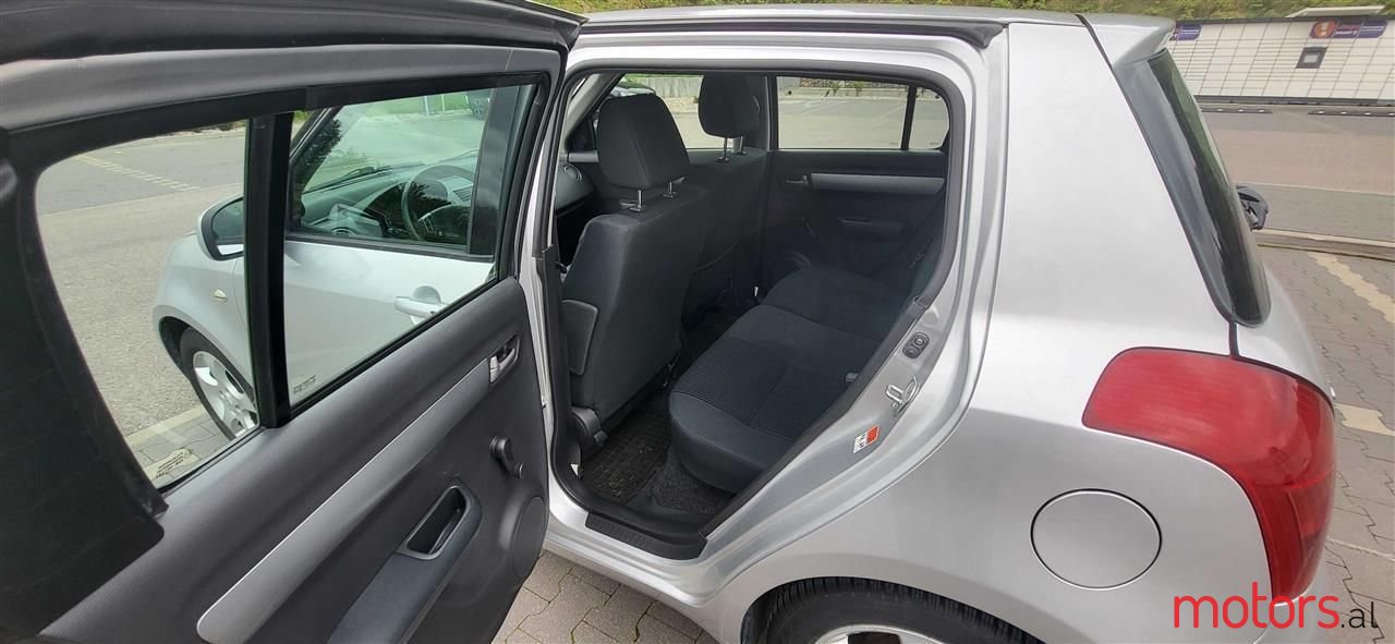 2006' Suzuki Swift photo #6