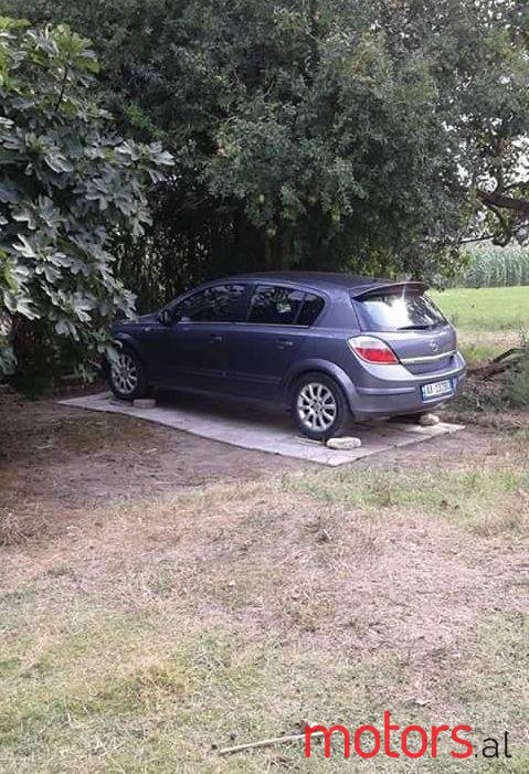 2004' Opel Astra photo #2