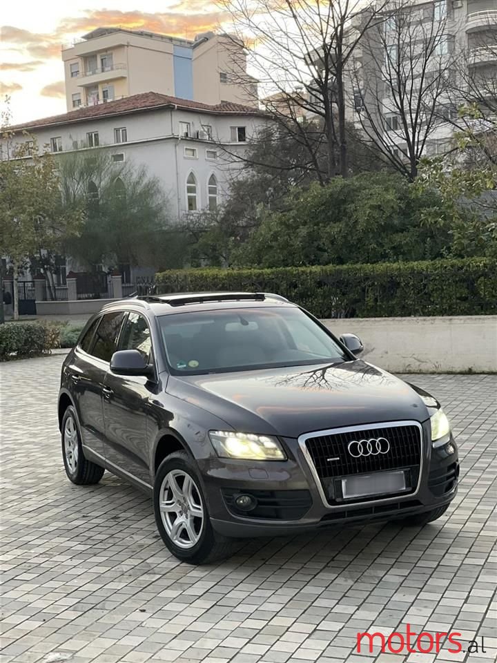 2010' Audi Q5 photo #2