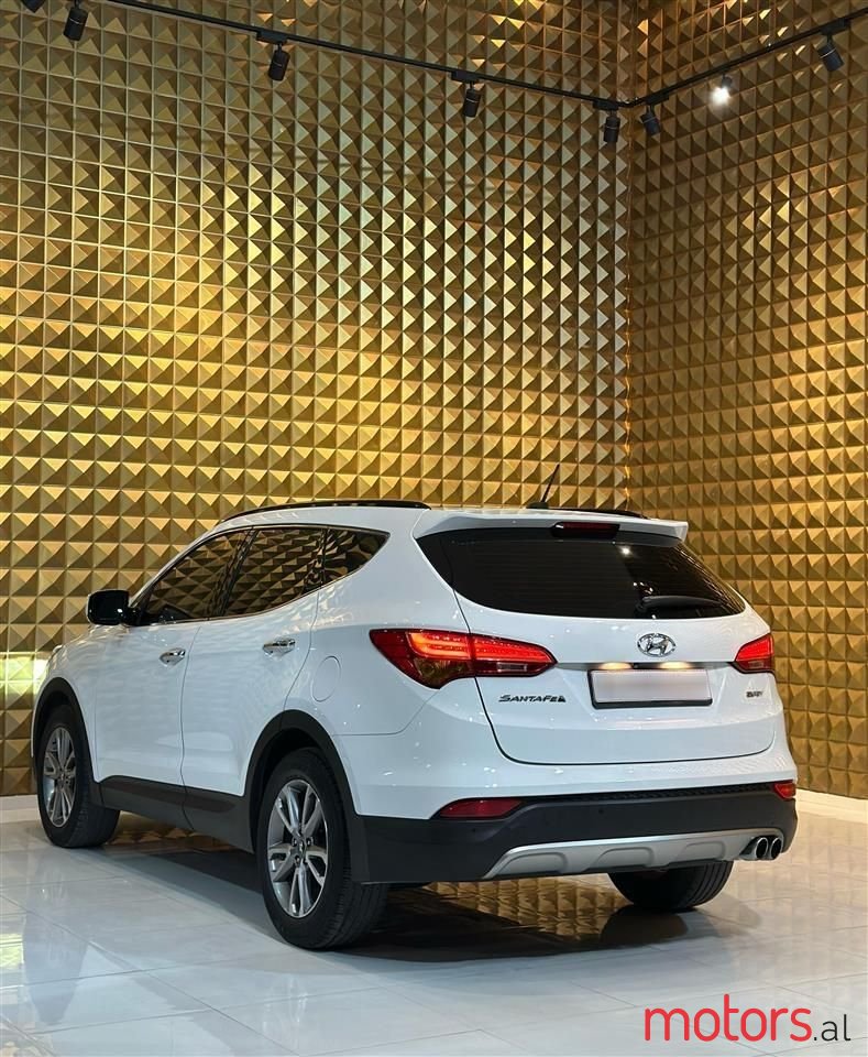 2013' Hyundai Santa Fe photo #5