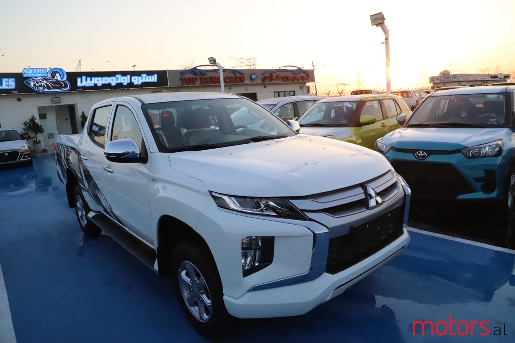 2022' Mitsubishi L 200 2.4L DIESEL FULL OPTION 4WD photo #3