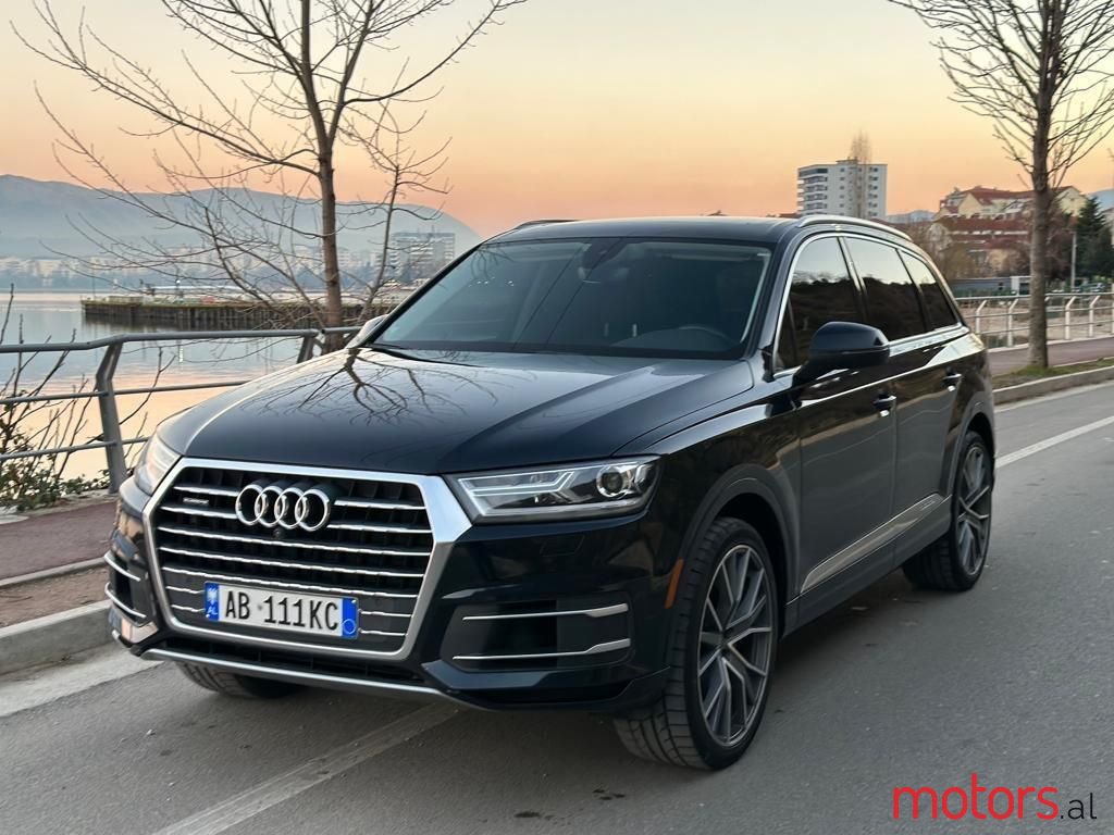 2018' Audi Q7 photo #5
