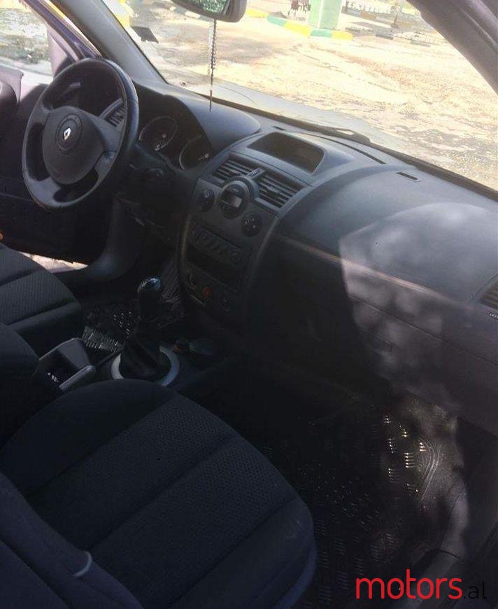 2005' Renault Megane photo #2