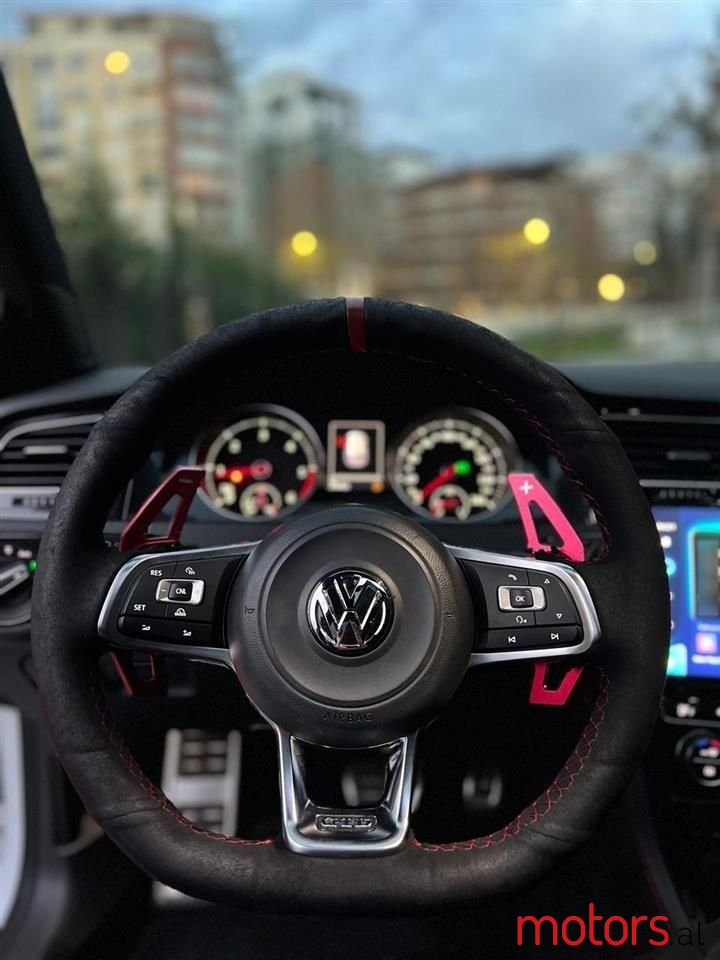 2014' Volkswagen Golf photo #6