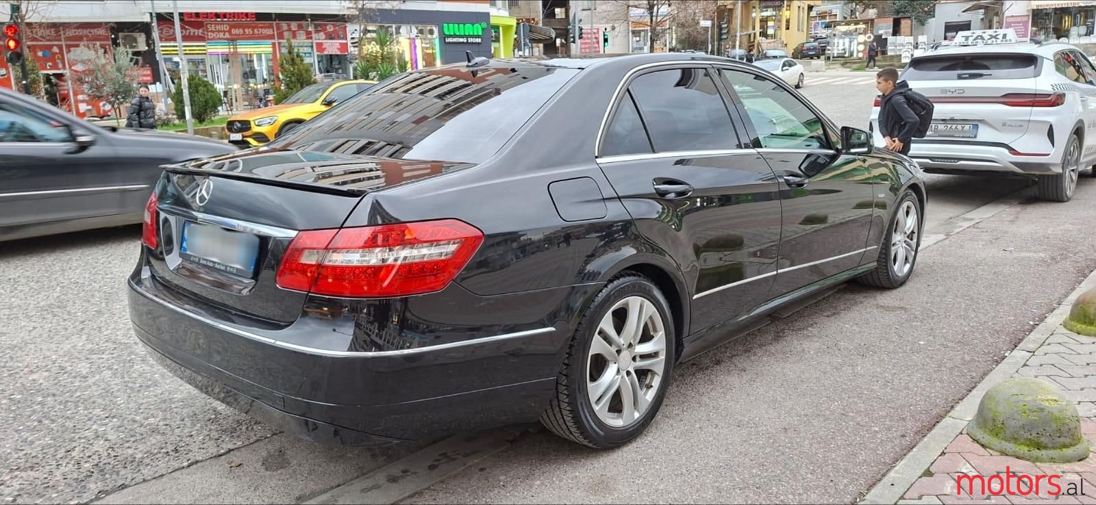 2010' Mercedes-Benz E 220 photo #1