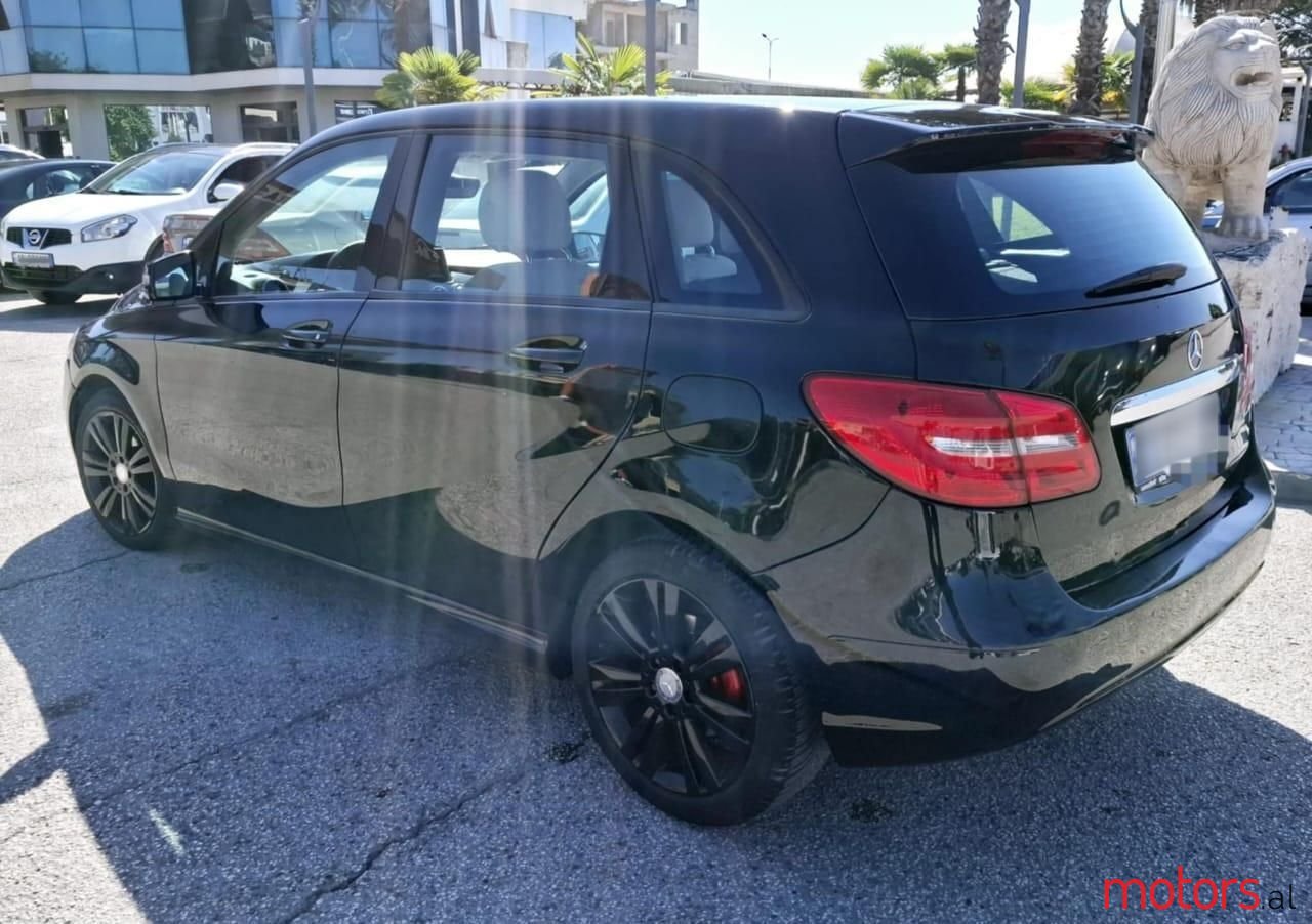 2013' Mercedes-Benz B 180 photo #5