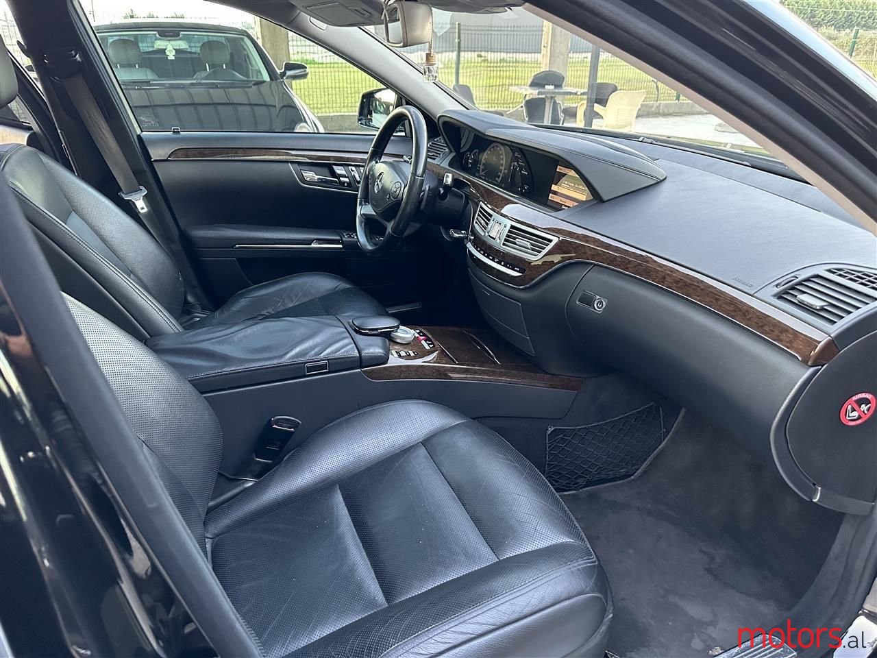 2010' Mercedes-Benz S 350 photo #5