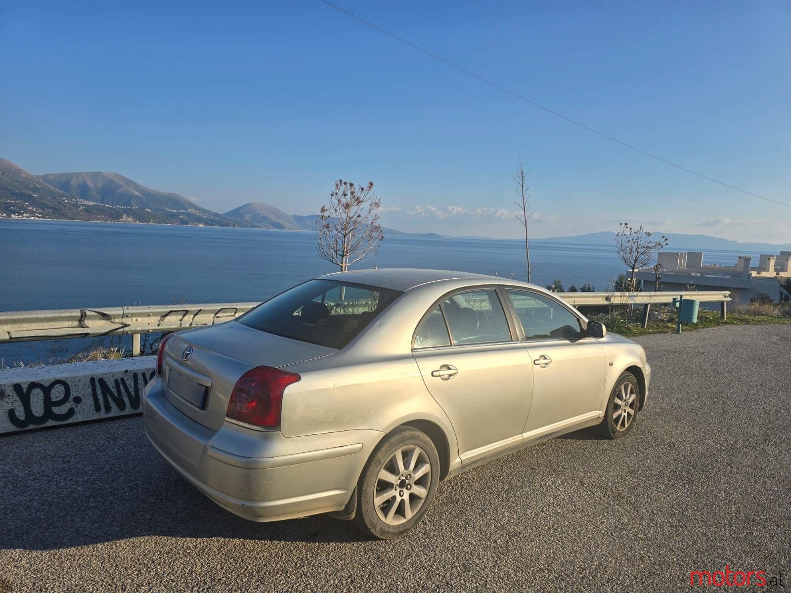 2005' Toyota Avensis photo #3