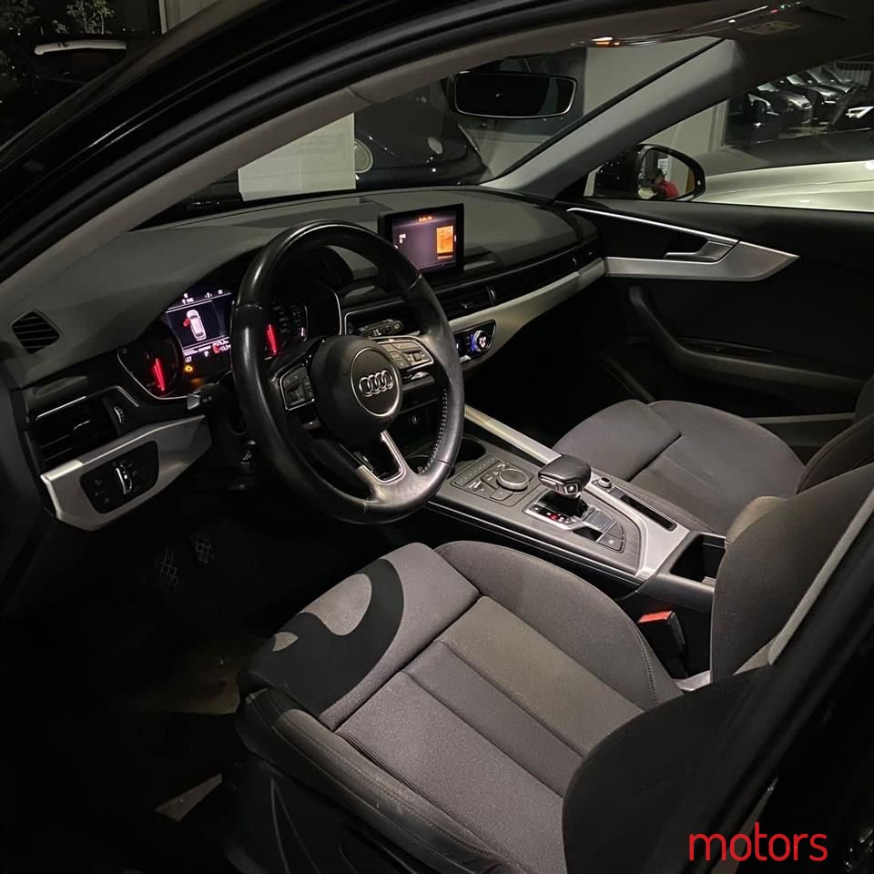 2019' Audi A4 photo #2