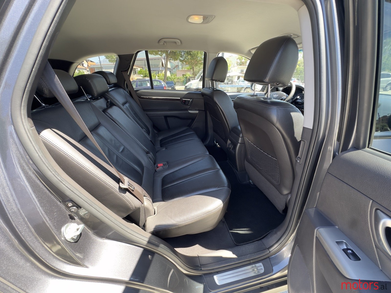 2010' Hyundai Santa Fe photo #3