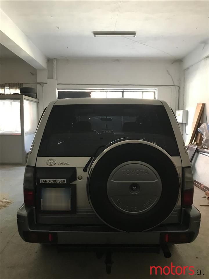 2001' Toyota Land Crusier photo #4