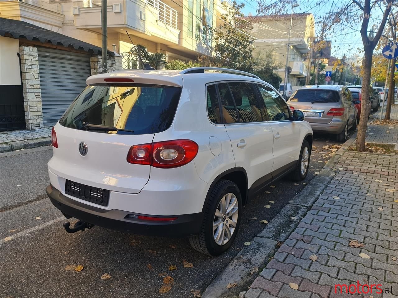 2011' Volkswagen Tiguan photo #3