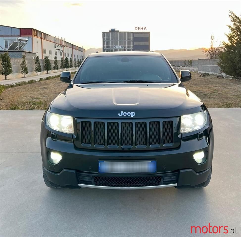 2012' Jeep Grand Cherokee photo #3