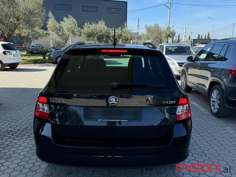 2015' Skoda Fabia photo #5