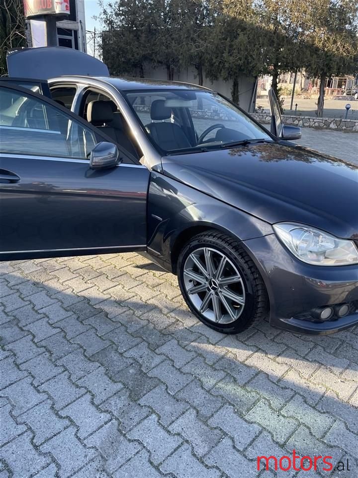 2011' Mercedes-Benz C 220 photo #3