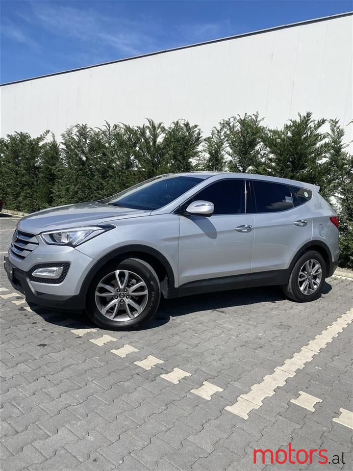 2013' Hyundai Santa Fe photo #4