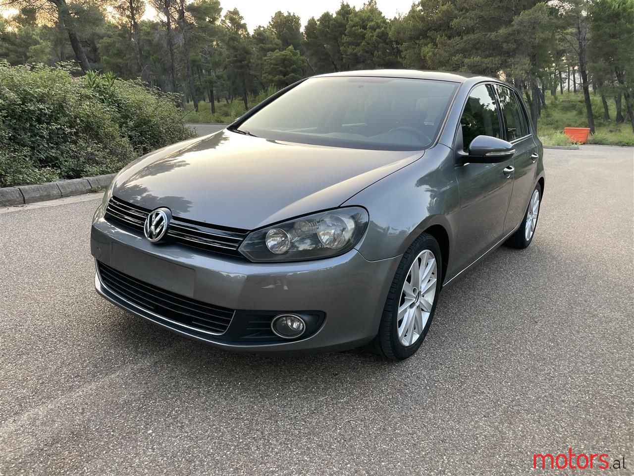 2009' Volkswagen Golf photo #1