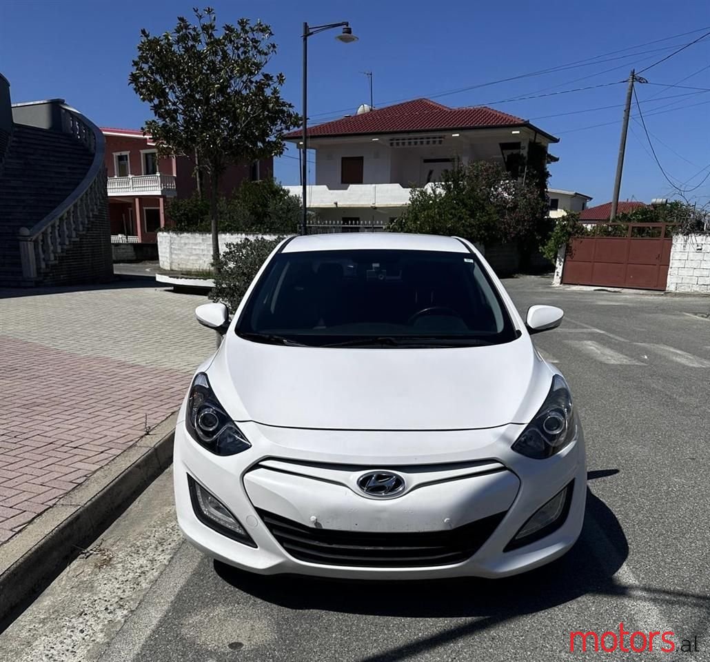 2012' Hyundai i30 photo #5