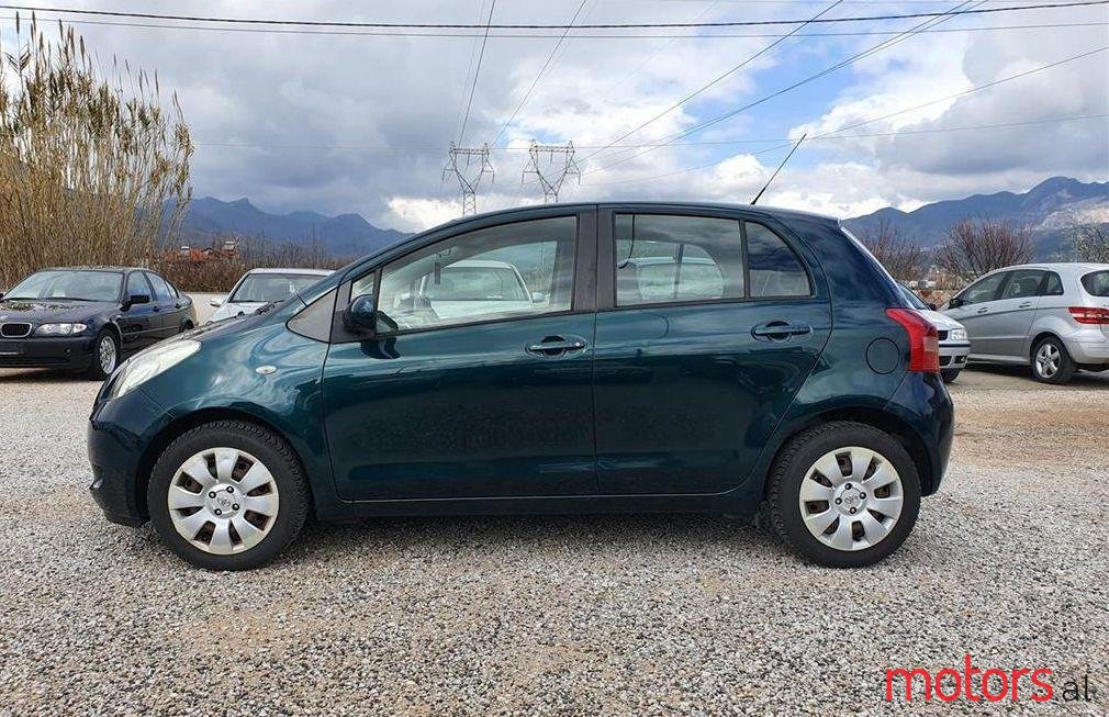 2006' Toyota Yaris photo #1