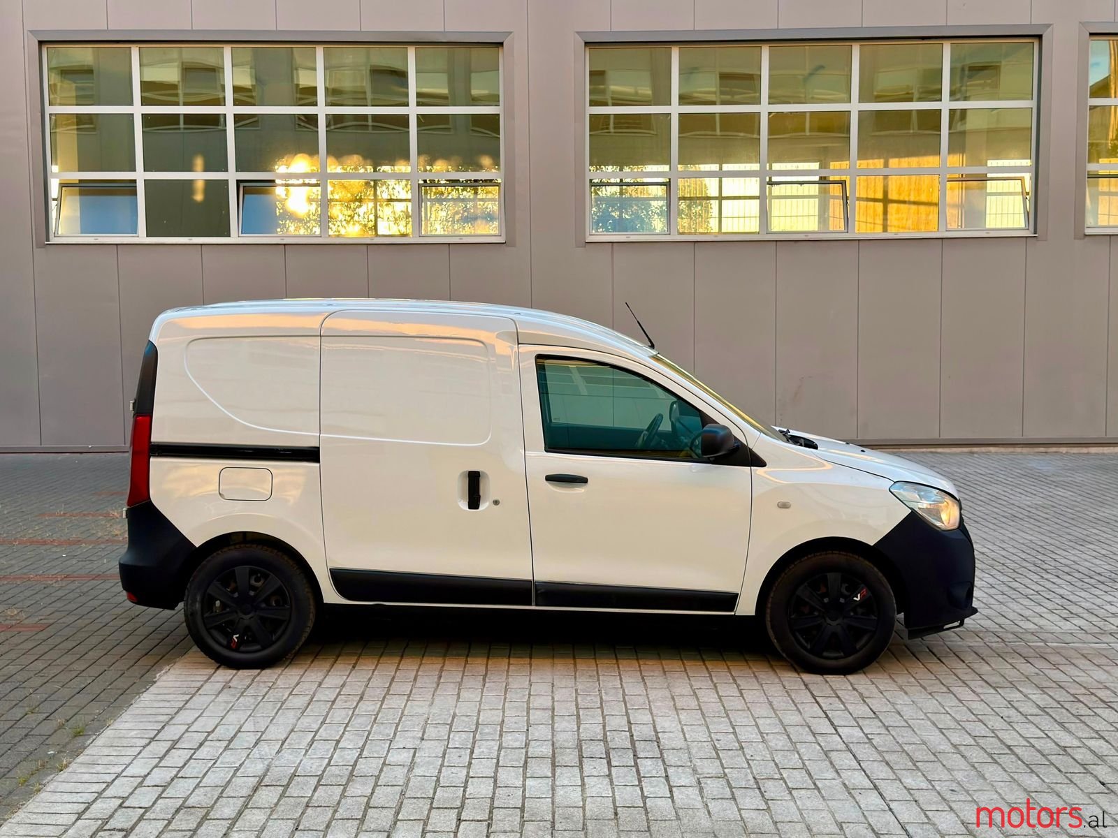 2015' Dacia Dokker photo #2