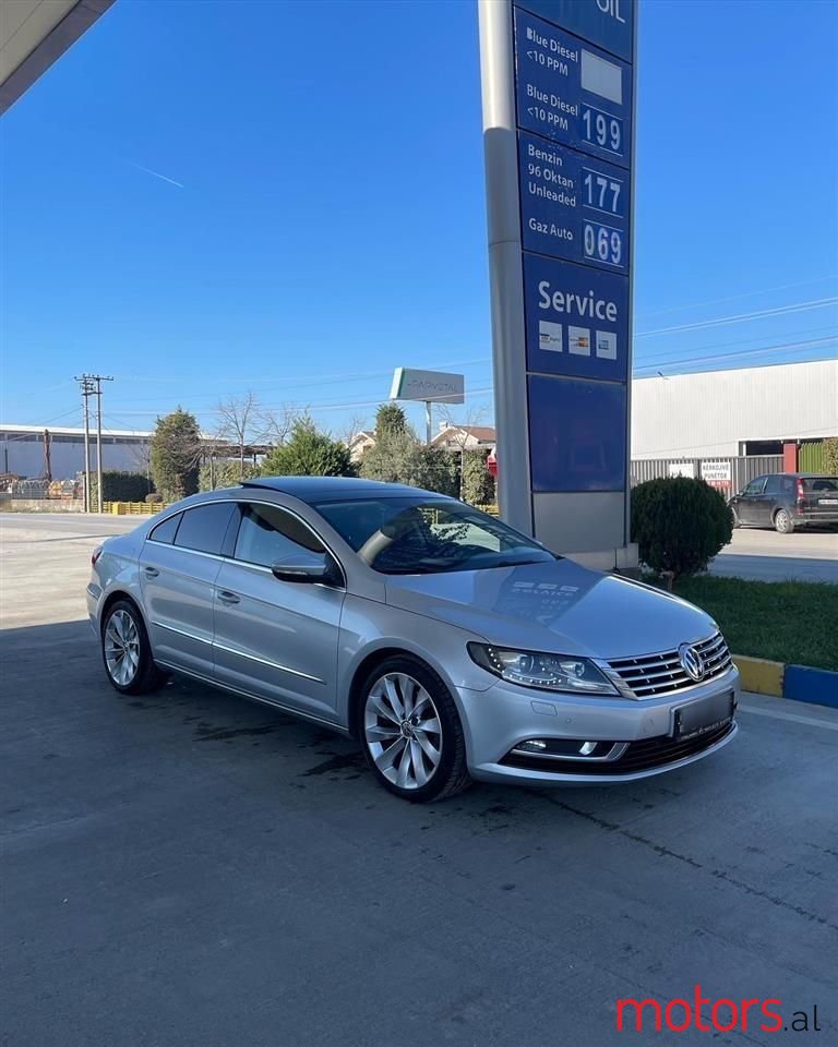 2013' Volkswagen Passat photo #1