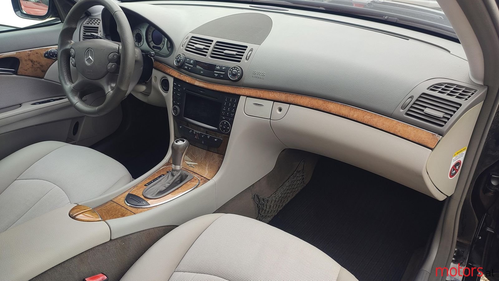 2008' Mercedes-Benz E 220 photo #6