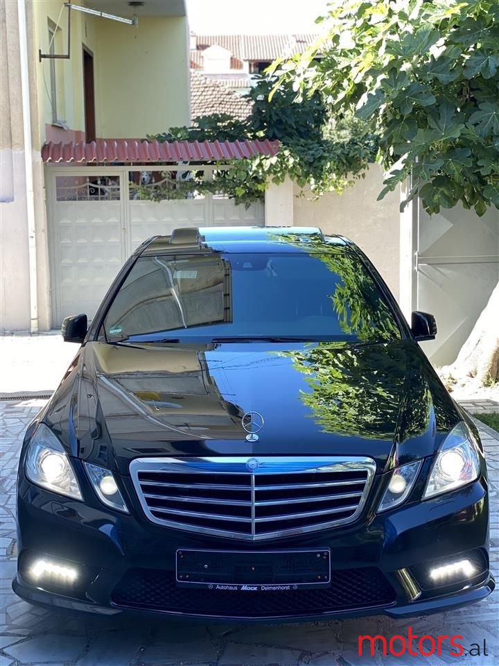 2010' Mercedes-Benz E 350 photo #3