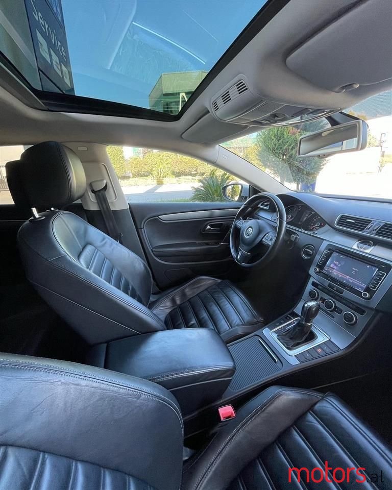 2013' Volkswagen Passat photo #2