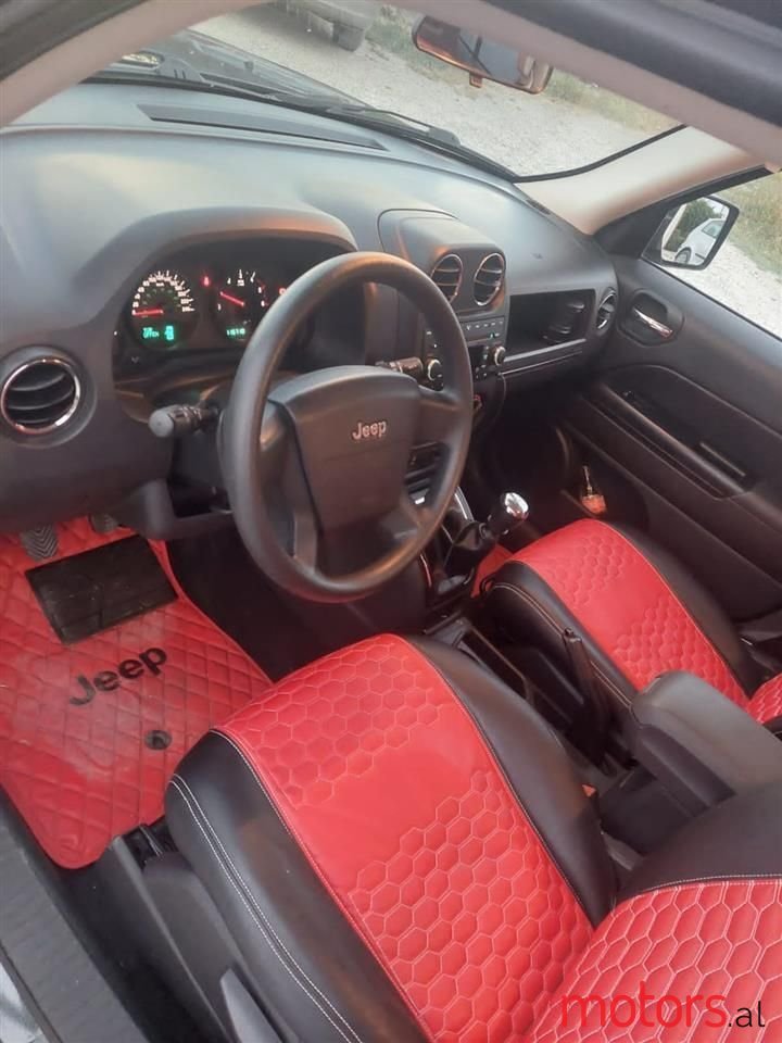 2010' Jeep Patriot photo #4