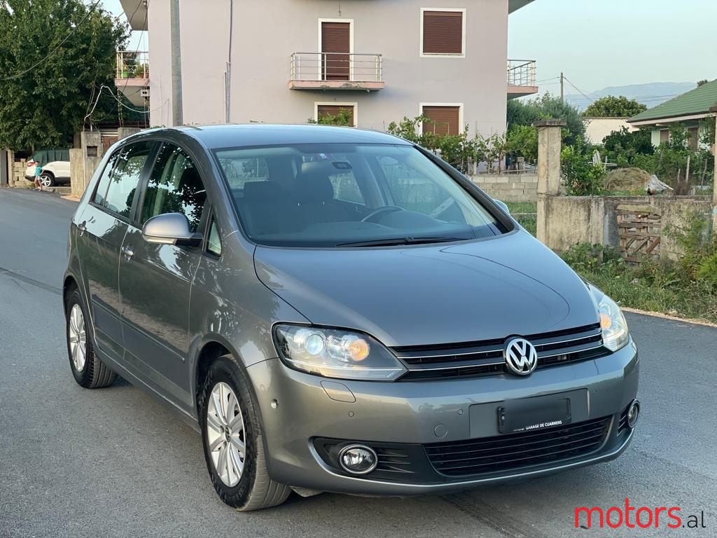 2010' Volkswagen Golf Plus photo #6