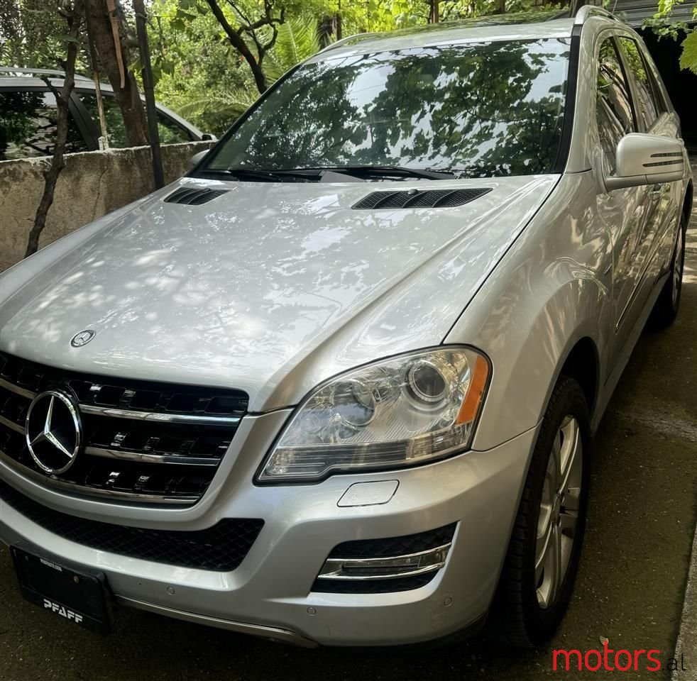 2011' Mercedes-Benz ML 350 photo #3