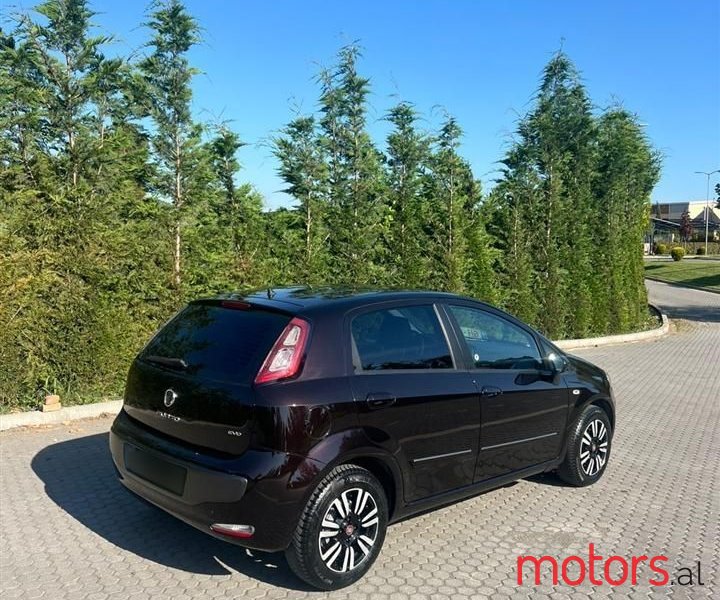 2010' Fiat Punto Evo photo #4