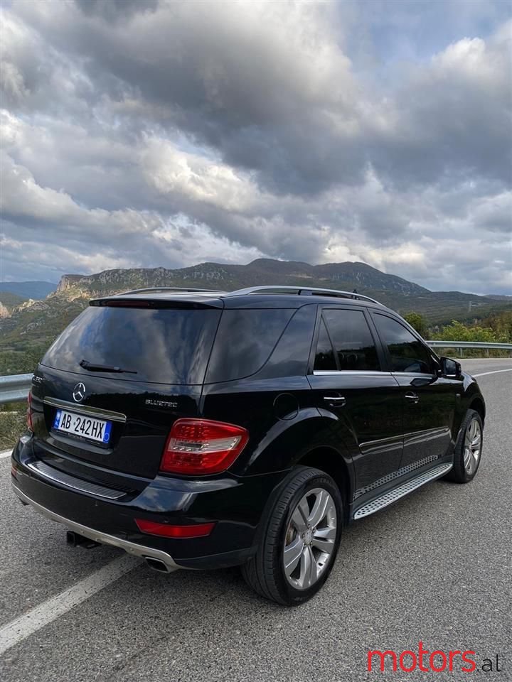 2011' Mercedes-Benz ML 350 photo #5