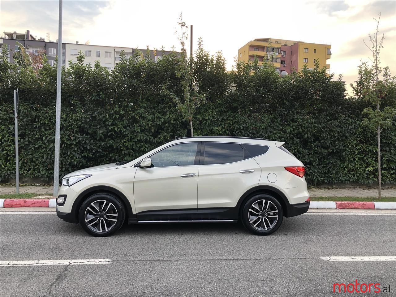 2014' Hyundai Santa Fe photo #2